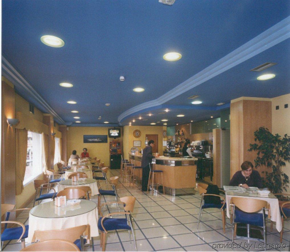 Hotel Villa De 马林 餐厅 照片